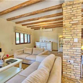 3 bedroom villa with pool, near Acharavi, sleeps 8